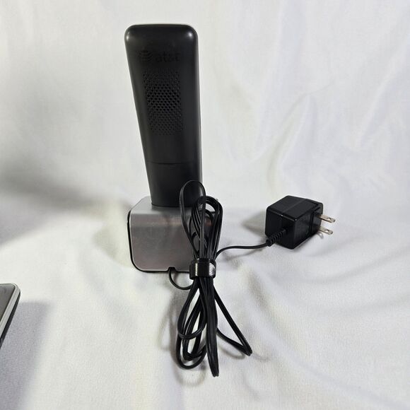 AT&T CL81301 DECT 6.0 Cordless Phone 3 Handsets Main Base Charging Base AC Adapt - Picture 15 of 16